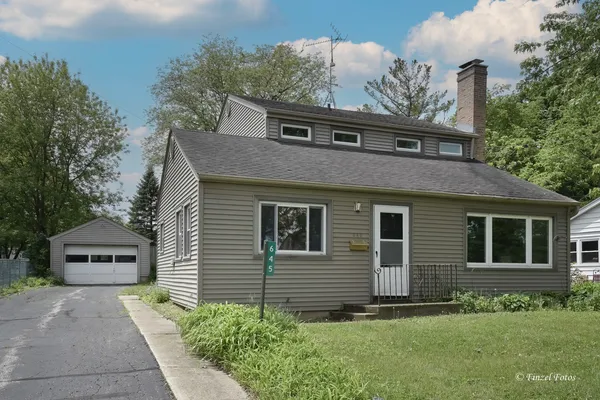 $259,000 | 645 Pleasant Street, Woodstock, IL 60098