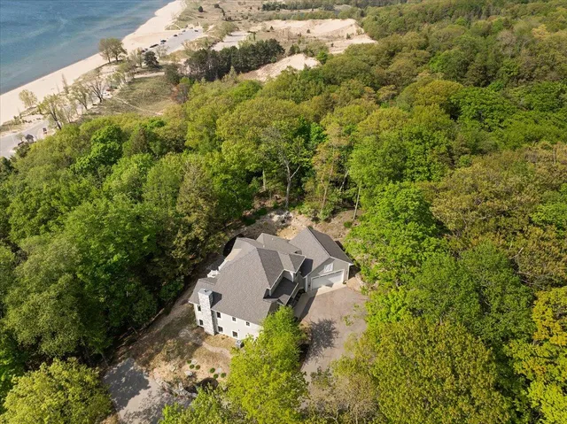 $2,599,000 | 690 Dunegrass Cir Drive, Saugatuck, MI 49453