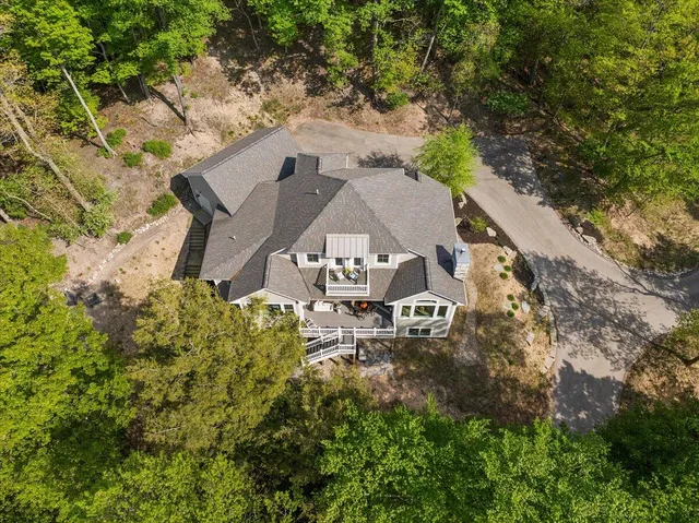$2,599,000 | 690 Dunegrass Cir Drive, Saugatuck, MI 49453