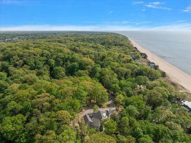 $2,599,000 | 690 Dunegrass Cir Drive, Saugatuck, MI 49453