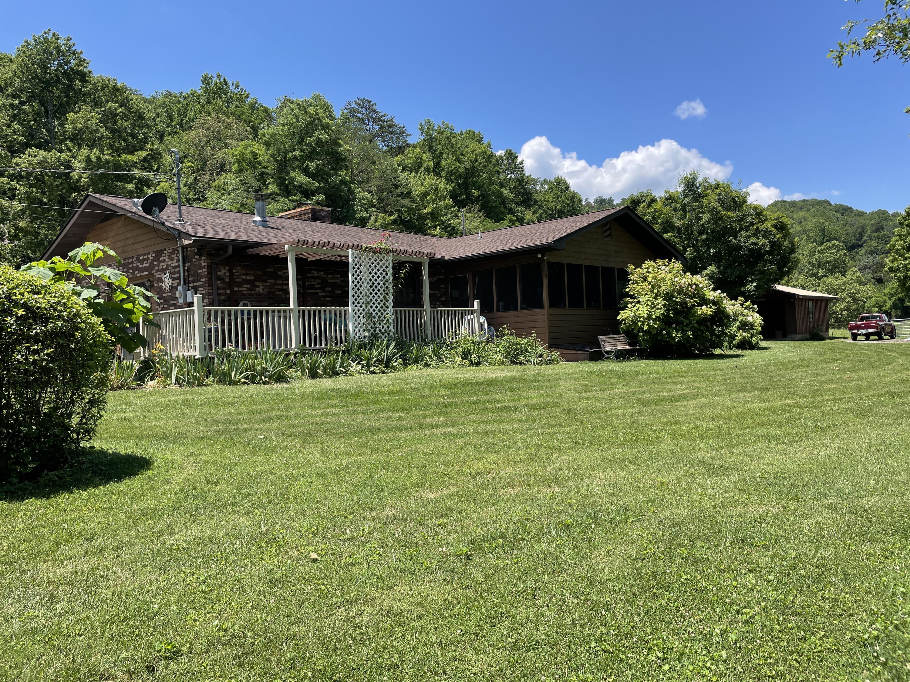3816 Abbott Road Sevierville, TN 37862 - Photo 3 of 29 Abbott - rear2