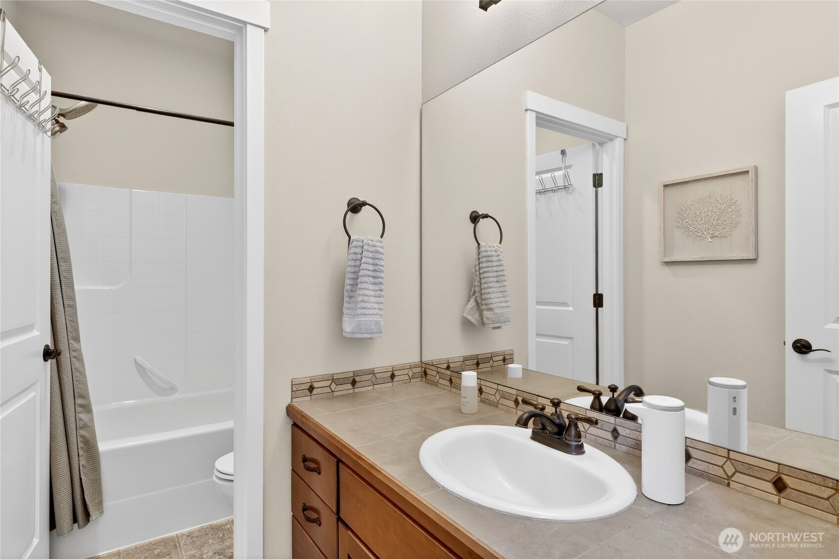 12235 15th Avenue Southwest Burien, WA 98146 - Photo 11 of 30