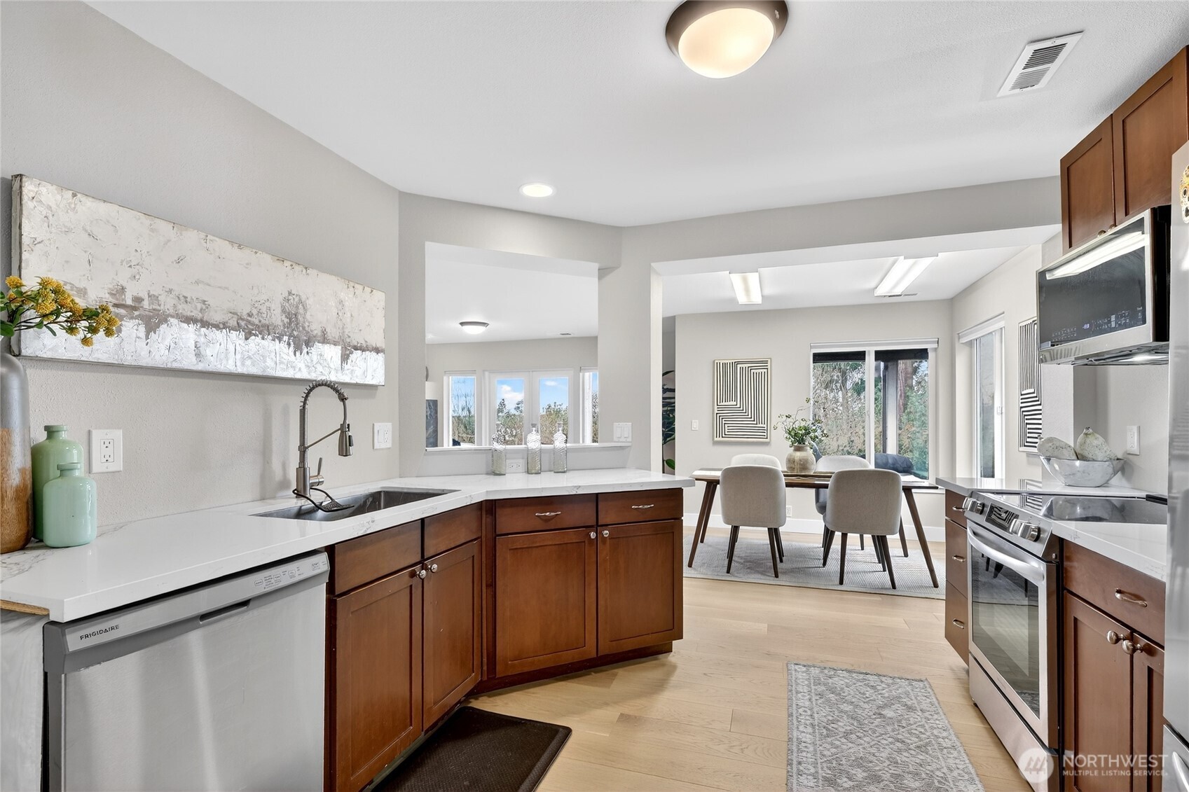 12235 15th Avenue Southwest Burien, WA 98146 - Photo 18 of 30