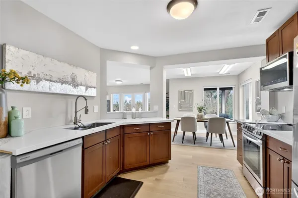 $1,500,000 | 12235 15th Avenue Southwest, Burien, WA 98146