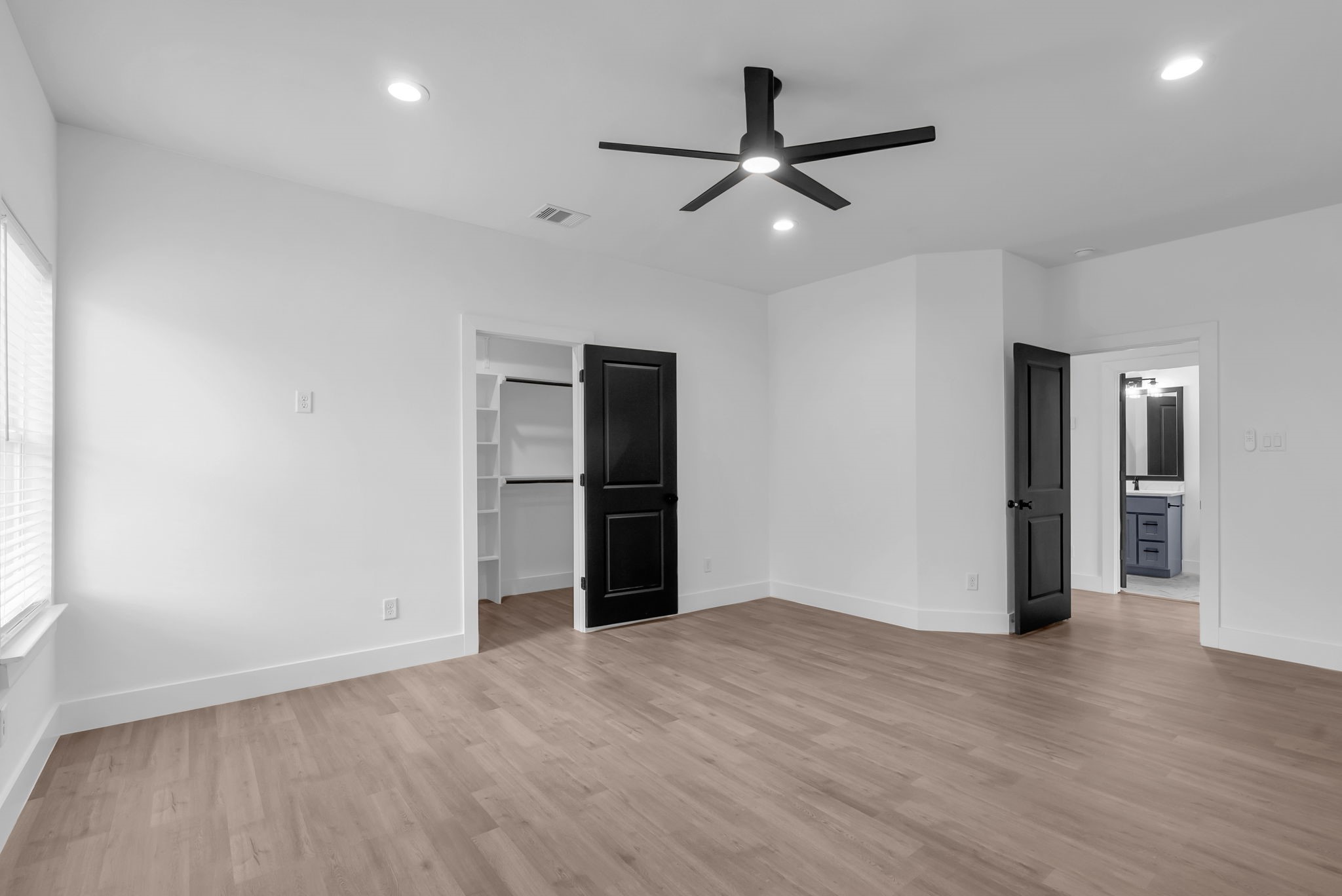 8136 Chateau Street Houston, TX 77028 - Photo 26 of 46 Secondary bedroom #2