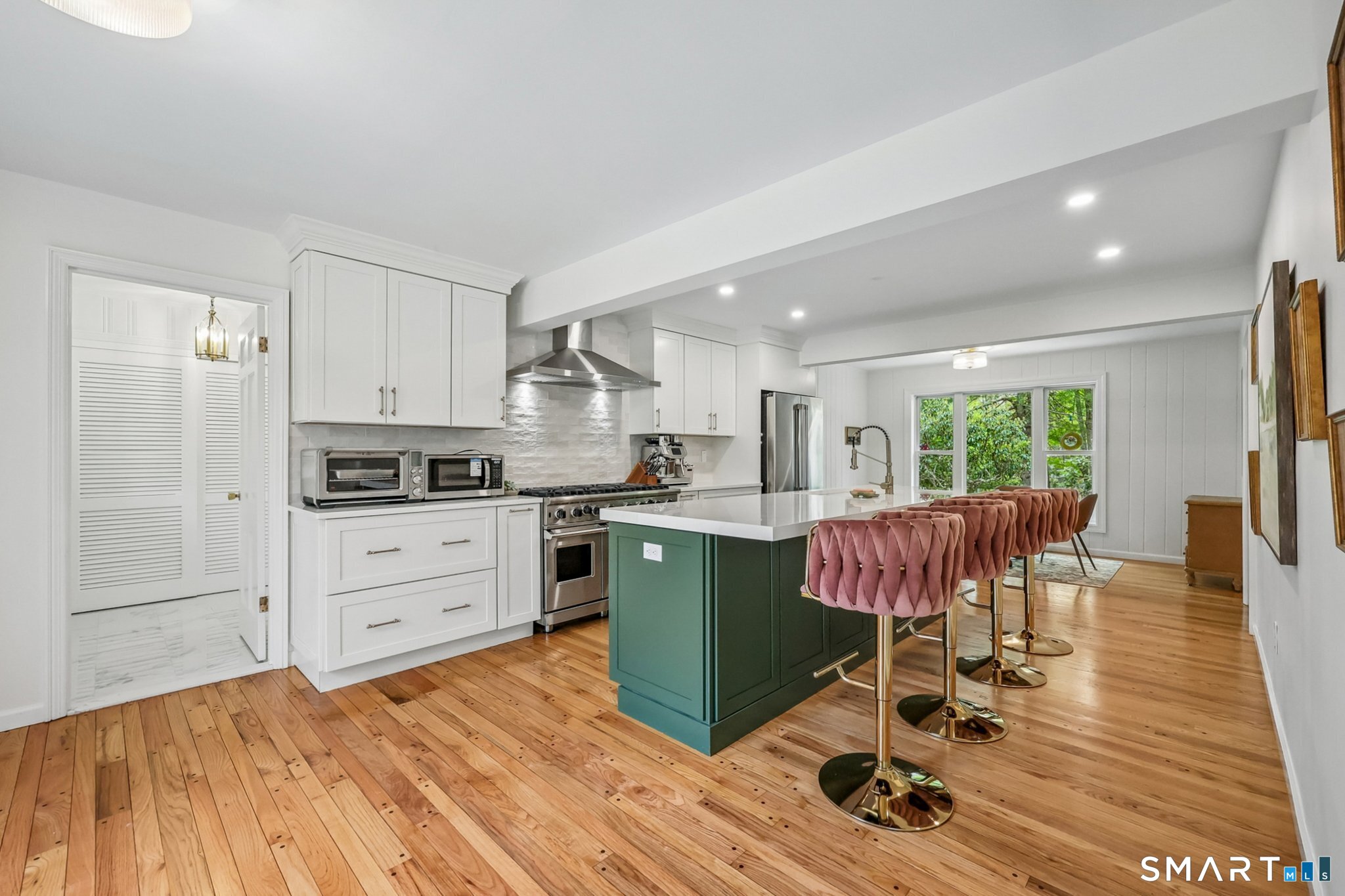 206 Peddlers Road Guilford, CT 06437 - Photo 9 of 29