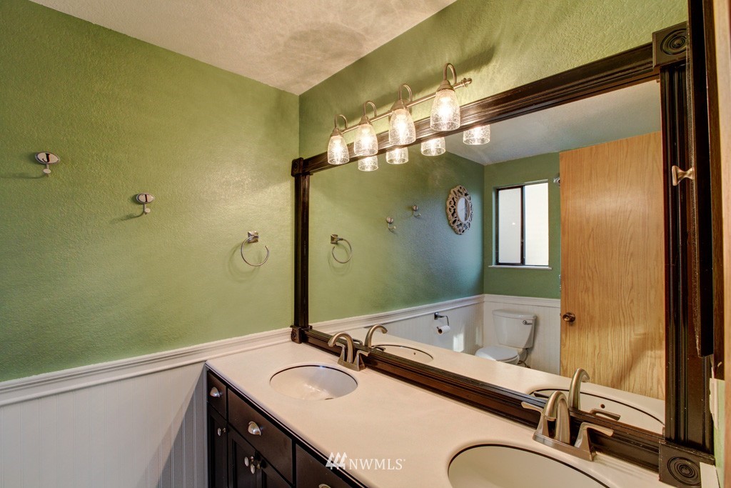 602 164th Place Southeast Bothell, WA 98012 - Photo 11 of 18