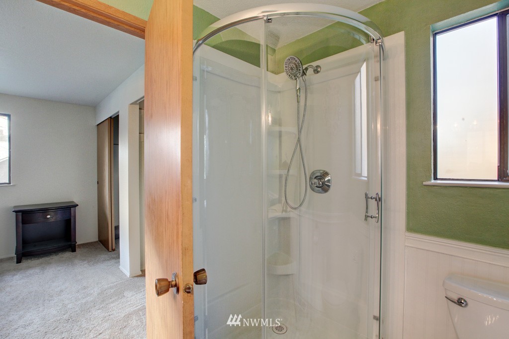 602 164th Place Southeast Bothell, WA 98012 - Photo 12 of 18