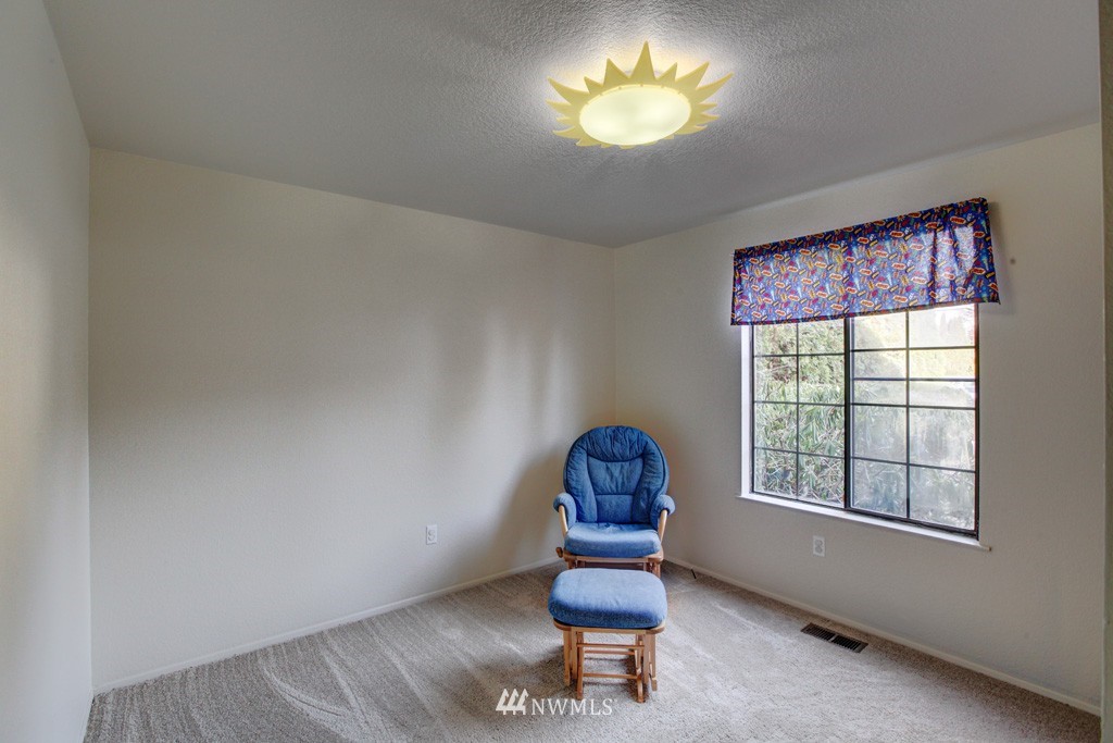 602 164th Place Southeast Bothell, WA 98012 - Photo 14 of 18