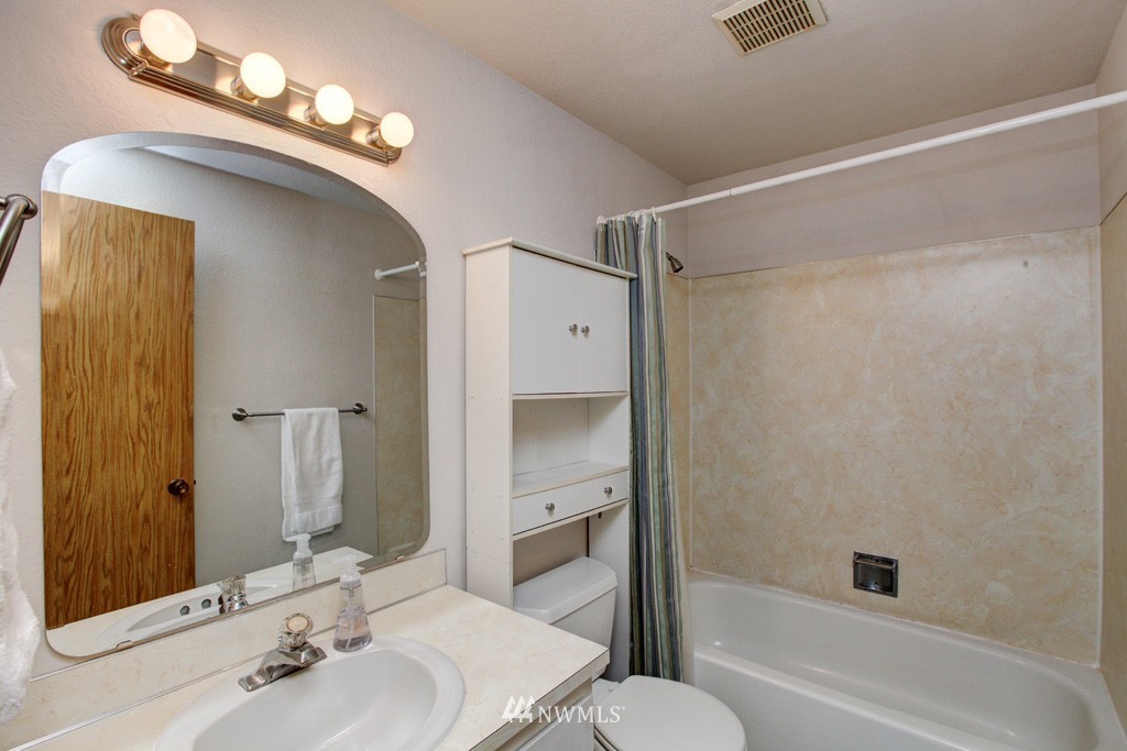 602 164th Place Southeast Bothell, WA 98012 - Photo 15 of 18