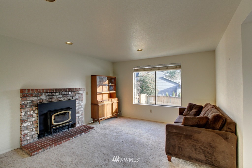 602 164th Place Southeast Bothell, WA 98012 - Photo 4 of 18