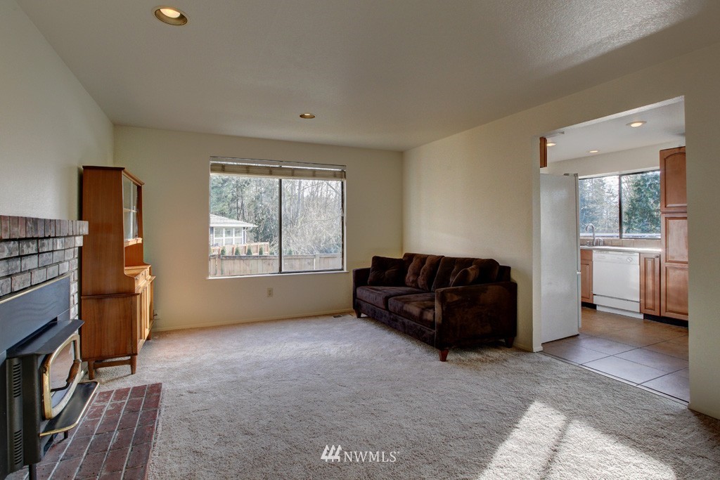 602 164th Place Southeast Bothell, WA 98012 - Photo 5 of 18