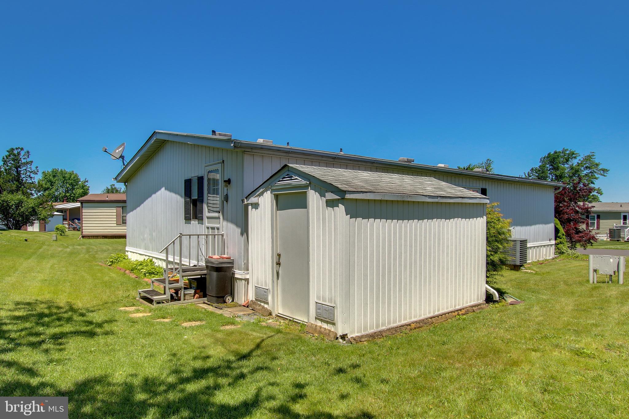 322 Running Brook Road North Wales, PA 19454 - Photo 4 of 25 Gallery Image 4