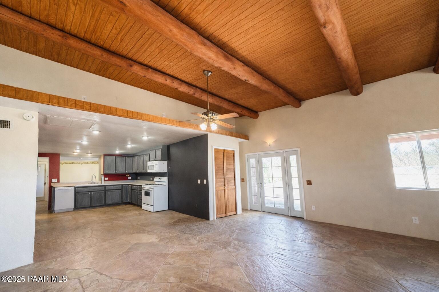 3900 West Runway Road Paulden, AZ 86334 - Photo 4 of 25 56FEDD05-BDD2-4647-B61F-4113F9399003
