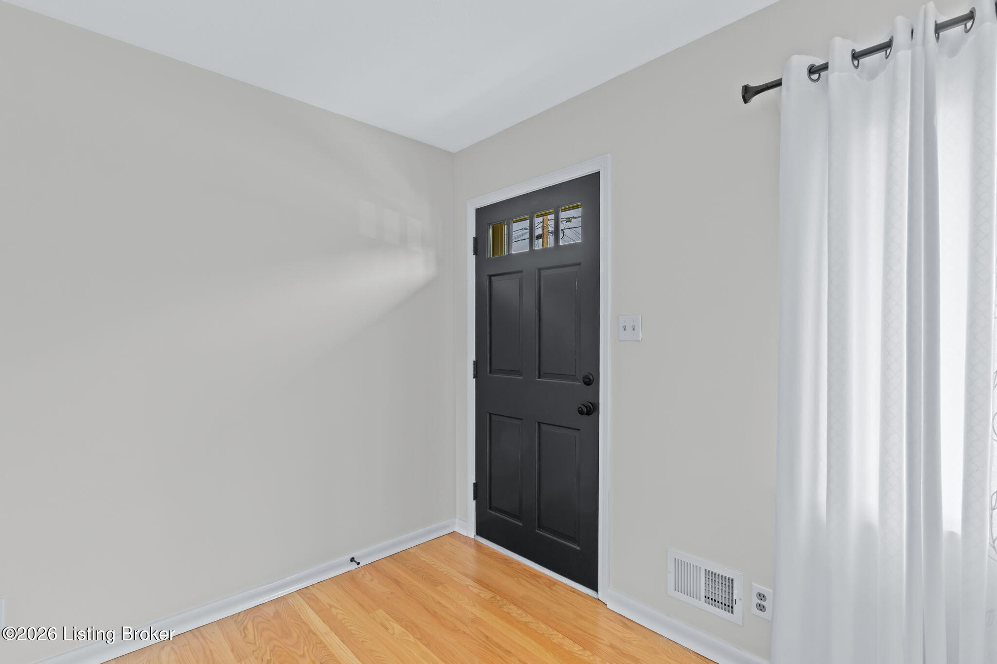8110 Florist Road Louisville, KY 40228 - Photo 7 of 35 7-web-or-mls-4F0A3856