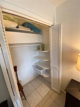 $1,400 | 1050 Atlantic Shores Boulevard, Unit 204, Hallandale Beach, FL 33009