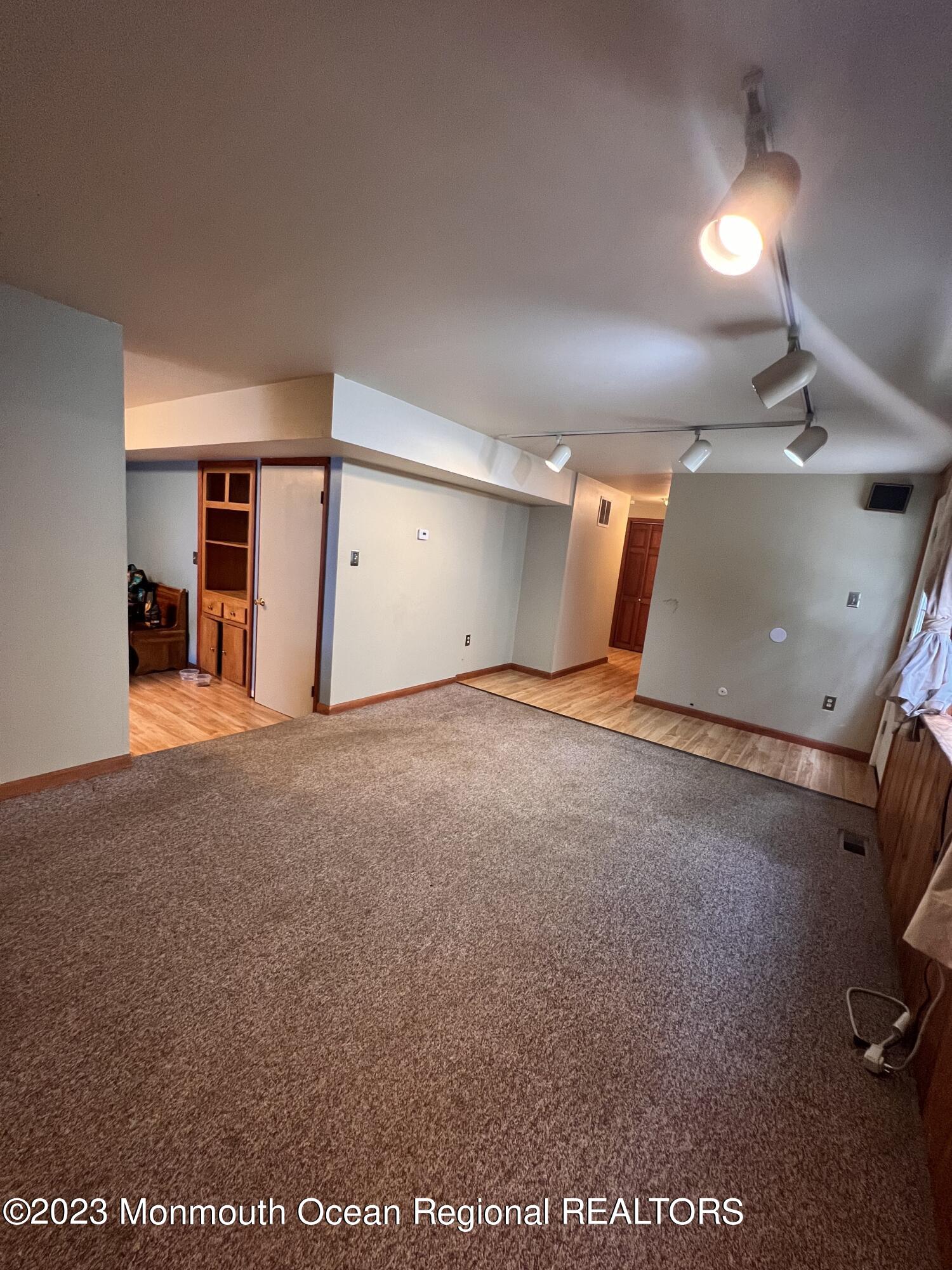 10 Feathertree Court Howell, NJ 07731 - Photo 10 of 21 Living Room