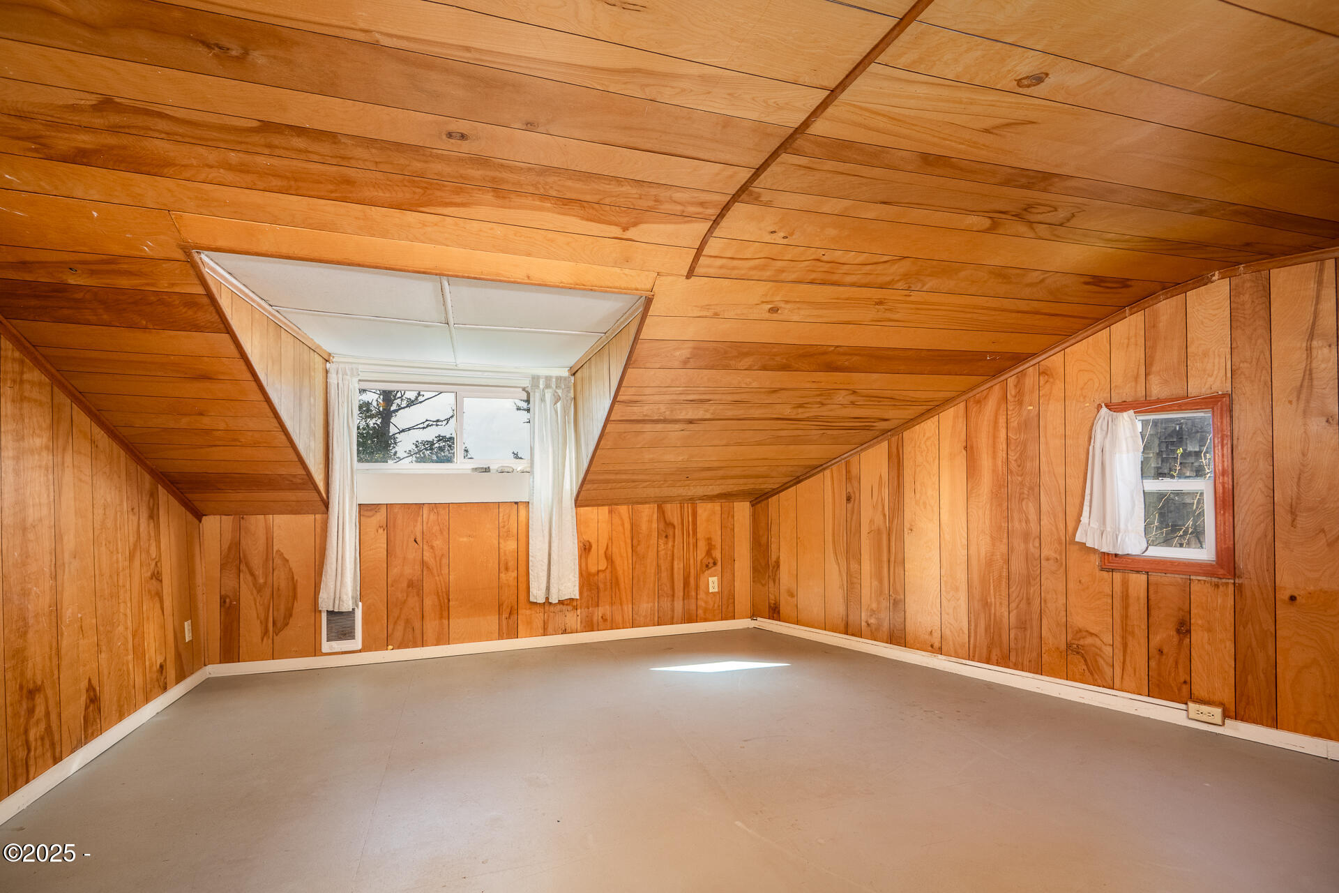 110 Southwest Maple Street Waldport, OR 97394 - Photo 22 of 47 _NZ74894-HDR-Edit-RMLS