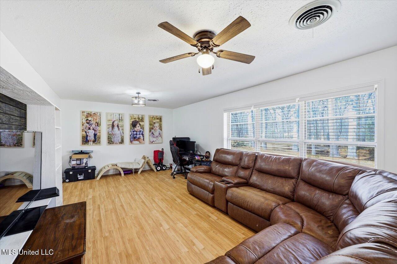 621 Middleton Road Winona, MS 38967 - Photo 18 of 33 19-621 Middleton Rd _ Home Tours MS