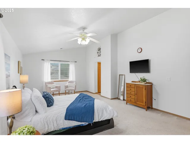 $599,900 | 15694 Southeast Upman Way, Damascus, OR 97089