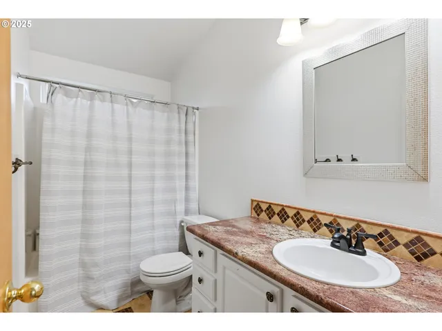 $599,900 | 15694 Southeast Upman Way, Damascus, OR 97089