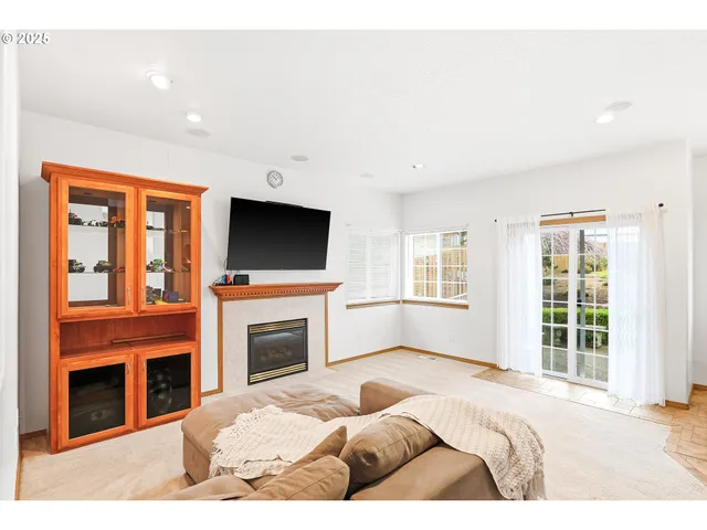 $599,900 | 15694 Southeast Upman Way, Damascus, OR 97089