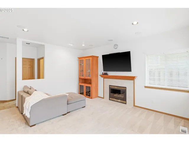 $599,900 | 15694 Southeast Upman Way, Damascus, OR 97089