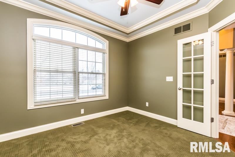 1816 Kern Road Washington, IL 61571 - Photo 25 of 50 Gallery Image 25