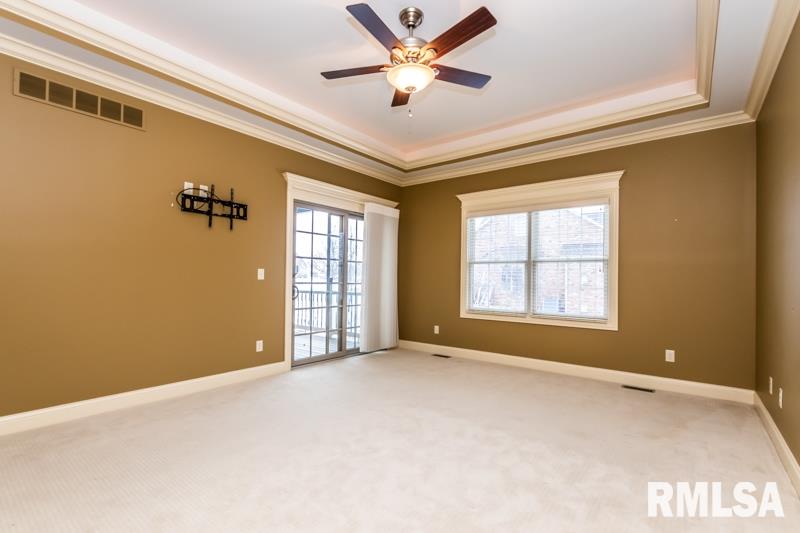 1816 Kern Road Washington, IL 61571 - Photo 28 of 50 Gallery Image 28