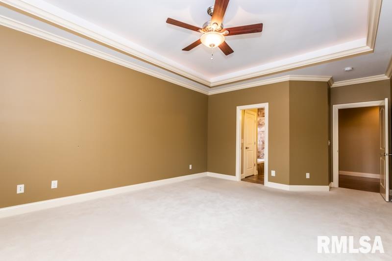 1816 Kern Road Washington, IL 61571 - Photo 30 of 50 Gallery Image 30