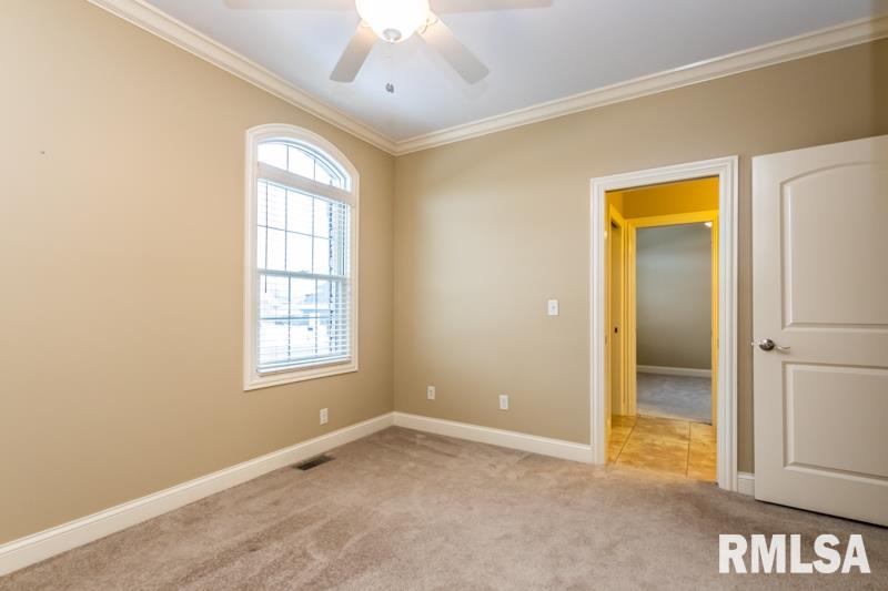 1816 Kern Road Washington, IL 61571 - Photo 37 of 50 Gallery Image 37