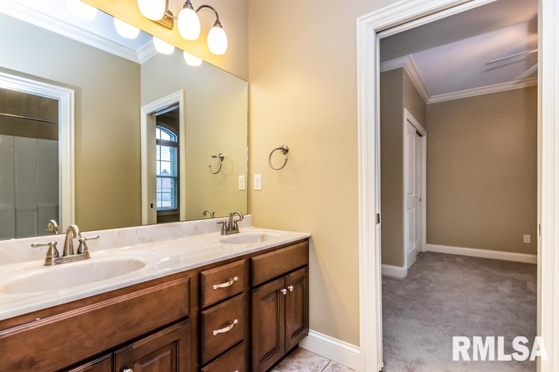 1816 Kern Road Washington, IL 61571 - Photo 38 of 50 Gallery Image 38
