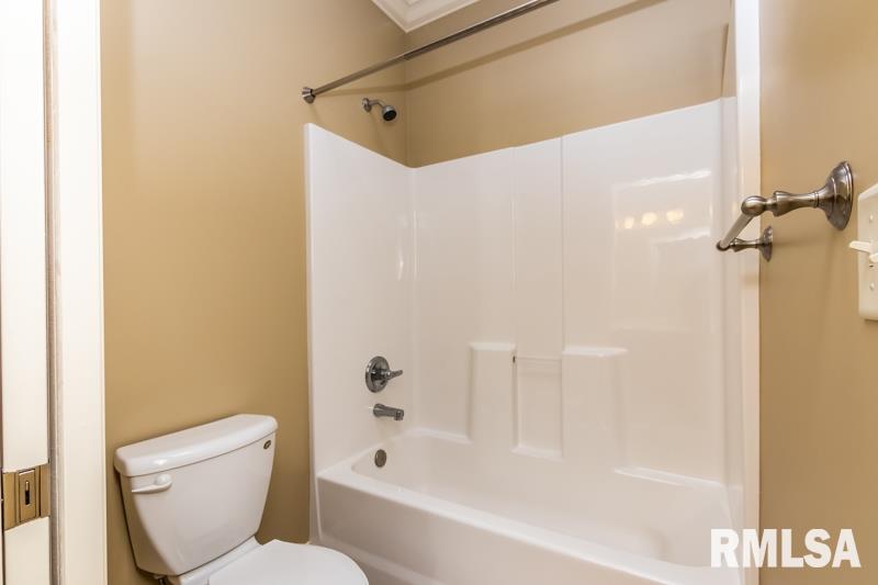1816 Kern Road Washington, IL 61571 - Photo 39 of 50 Gallery Image 39