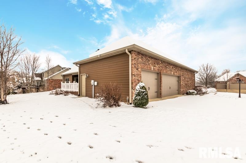 1816 Kern Road Washington, IL 61571 - Photo 44 of 50 Gallery Image 44