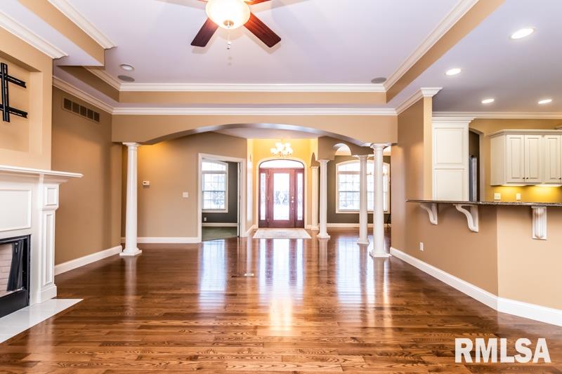 1816 Kern Road Washington, IL 61571 - Photo 8 of 50 Gallery Image 8