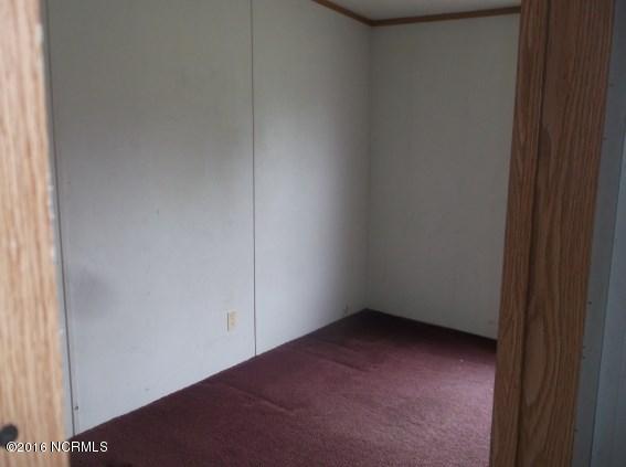 1258 East Hanrahan Road Ayden, NC 28513 - Photo 20 of 25 40 BEDROOM 3 AFTER