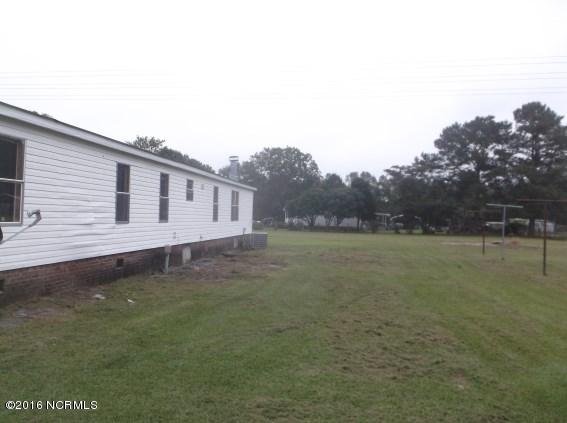 1258 East Hanrahan Road Ayden, NC 28513 - Photo 2 of 25 4 REAR