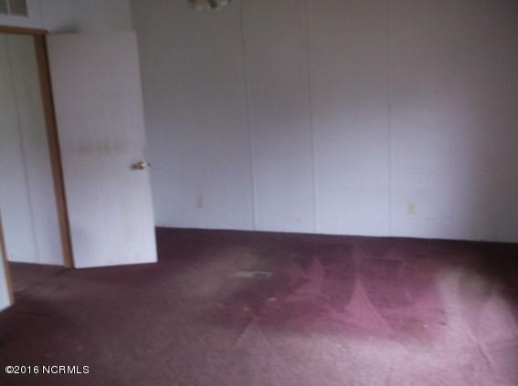 1258 East Hanrahan Road Ayden, NC 28513 - Photo 21 of 25 41 BEDROOM 3 AFTER