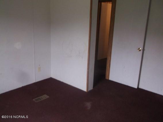 1258 East Hanrahan Road Ayden, NC 28513 - Photo 22 of 25 42 BEDROOM 4 AFTER