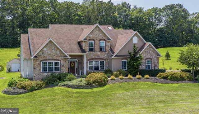 $689,999 | 12 Black Bear Run, Fleetwood, PA 19522
