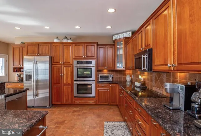 $689,999 | 12 Black Bear Run, Fleetwood, PA 19522