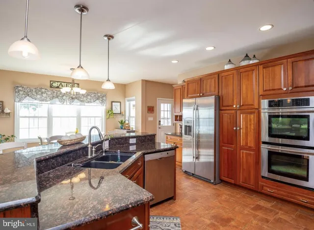 $689,999 | 12 Black Bear Run, Fleetwood, PA 19522