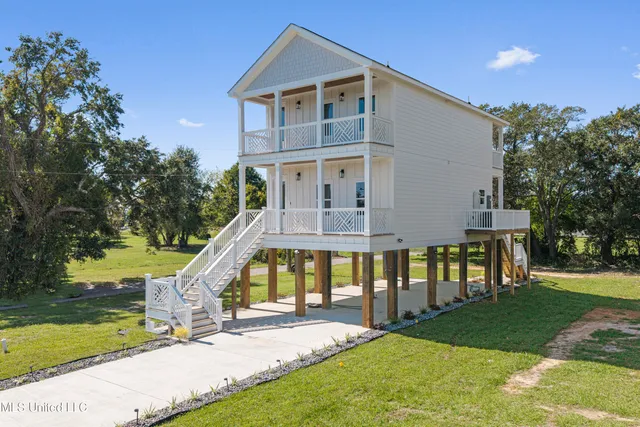 $490,000 | 135 Cedar Street, Biloxi, MS 39530