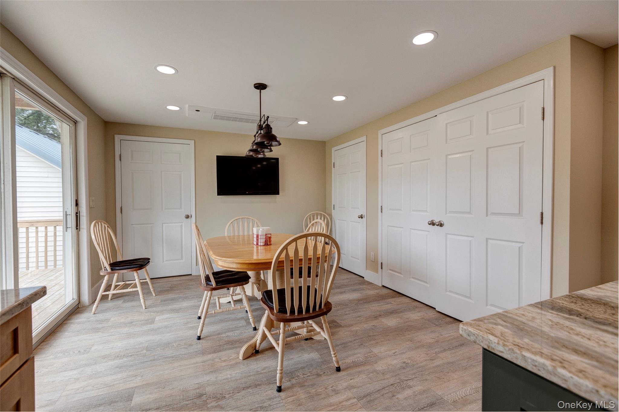 4 Low Road Wallkill, NY 12589 - Photo 13 of 50 eat in kitchen