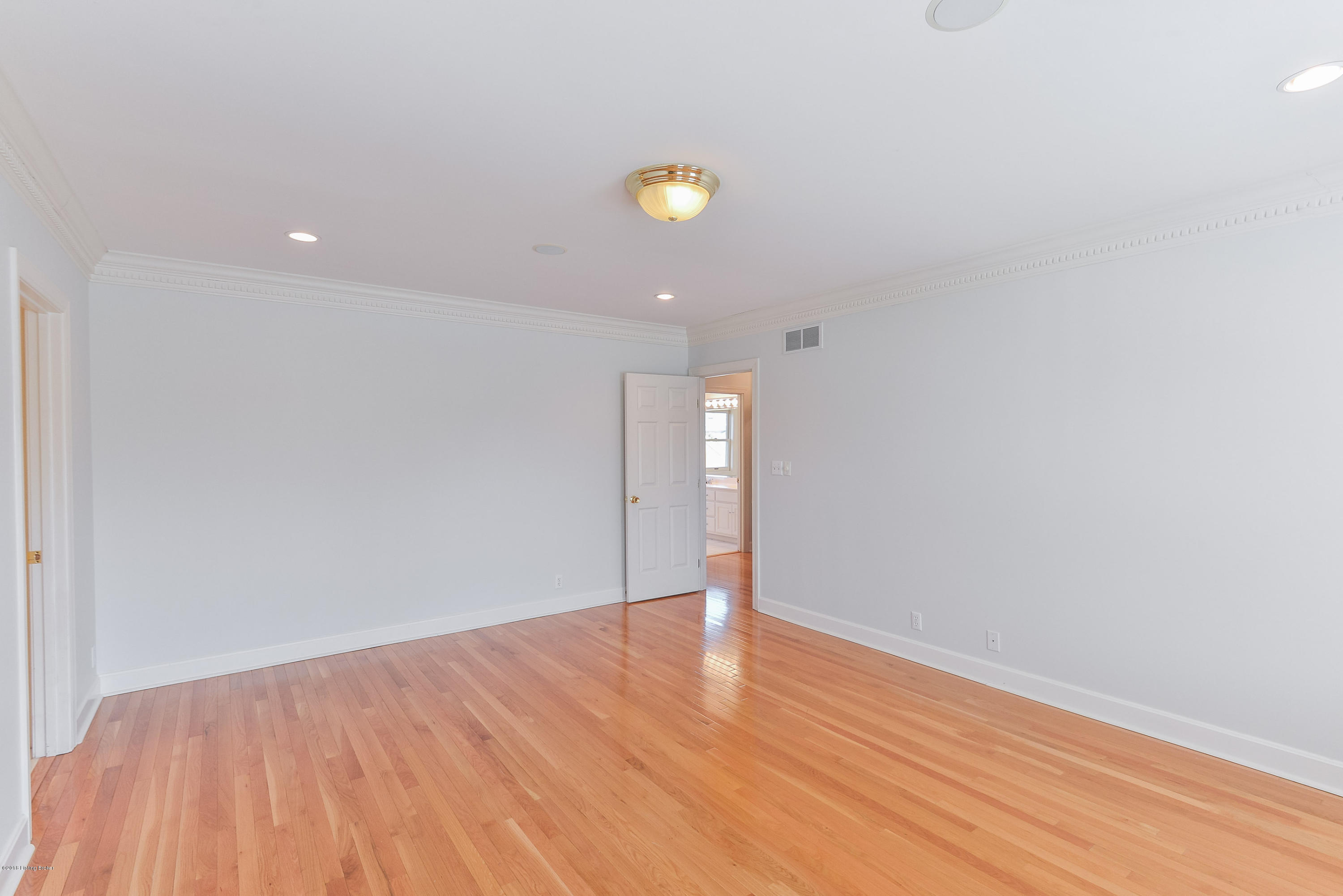 205 Pepperbush Road Louisville, KY 40207 - Photo 23 of 50 36 LSIR 20180315 5604
