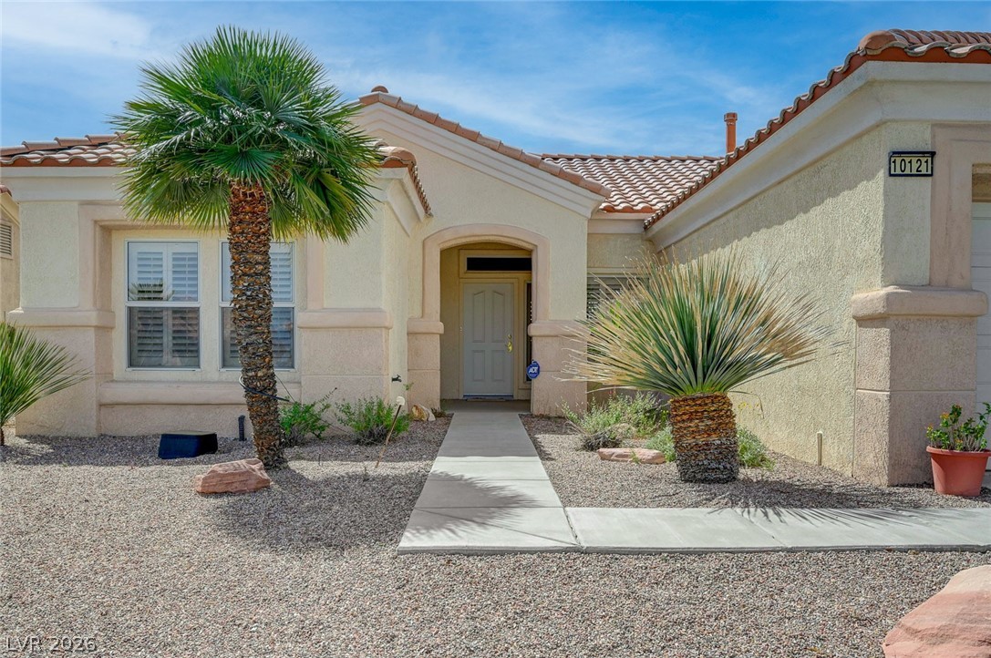 10121 Villa Ridge Drive Las Vegas, NV 89134 - Photo 4 of 81