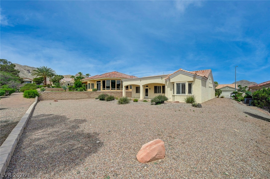 10121 Villa Ridge Drive Las Vegas, NV 89134 - Photo 10 of 81