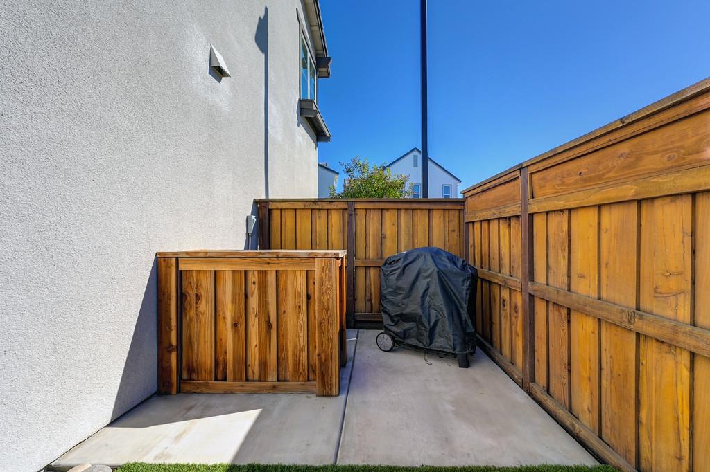 17500 Beachwood Road Lathrop, CA 95330 - Photo 64 of 78 a view of a balcony with furniture