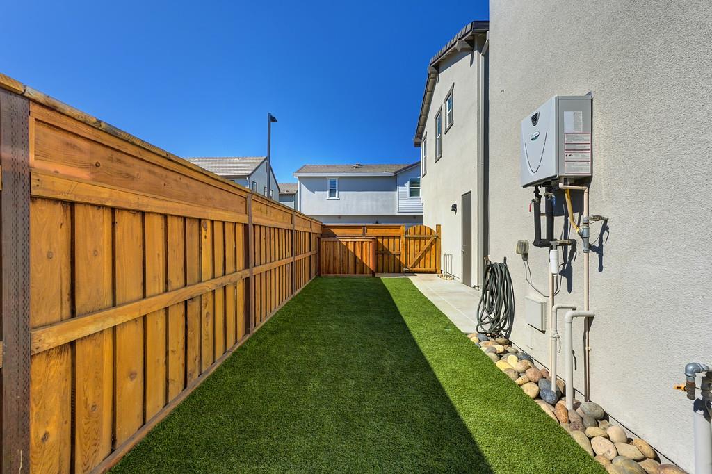 17500 Beachwood Road Lathrop, CA 95330 - Photo 65 of 78 a view of an outdoor space