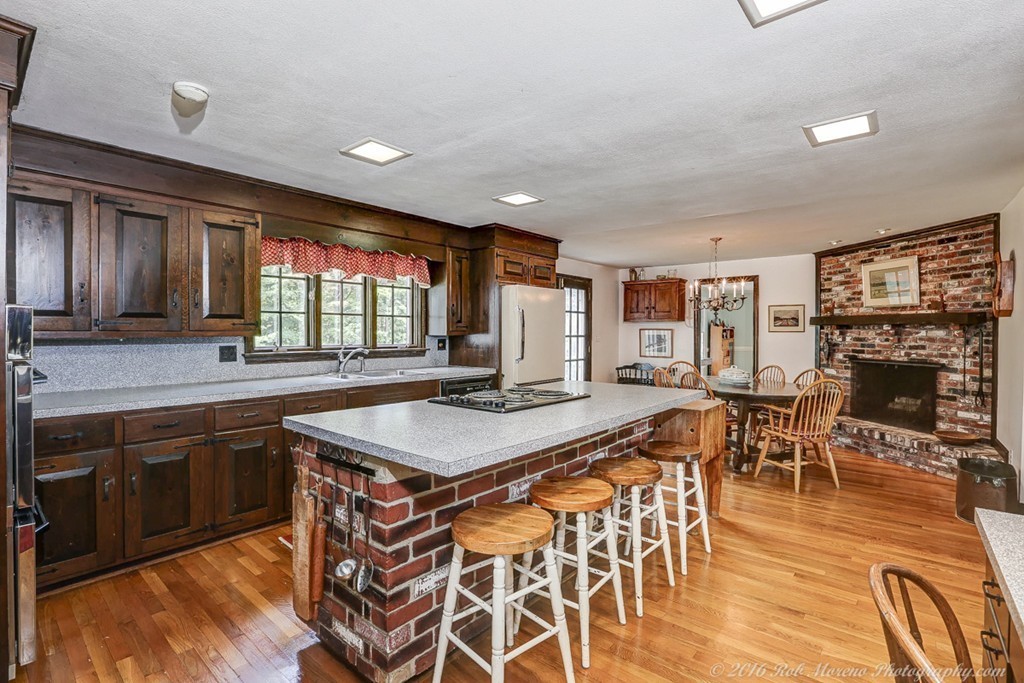 59 Wenham Road Topsfield, MA 01983 - Photo 5 of 29 Gallery Image 5